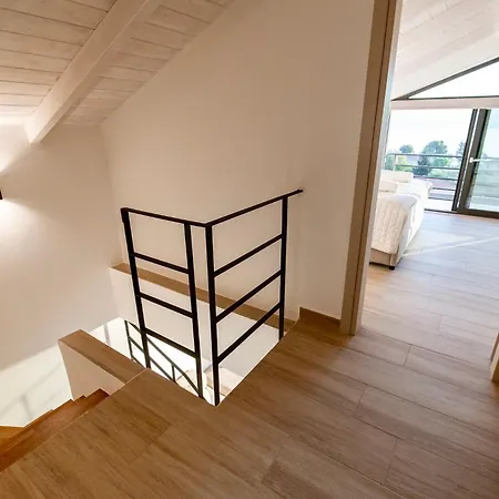 Solmare Loft 니키아나